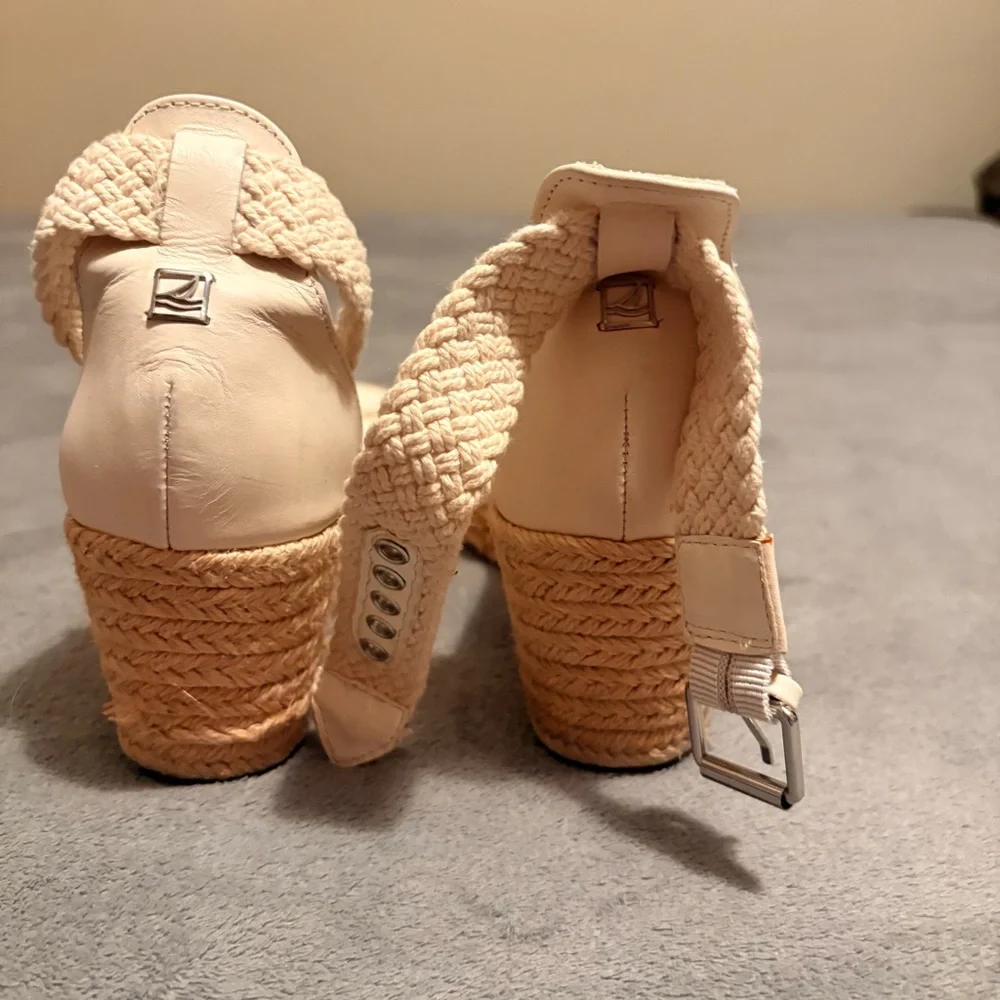 Sperry TopSider Size 10 | Tan and White‎
